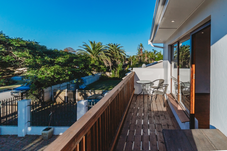 7 Bedroom Property for Sale in Loerie Park Western Cape